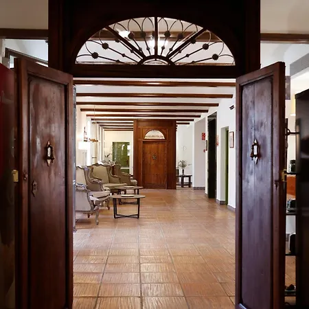 El Carmen Hotel